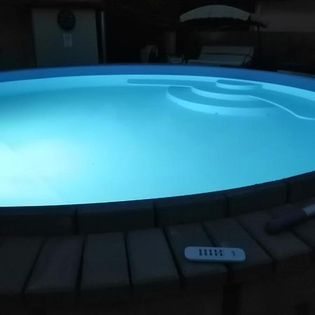Attila Vendeghaz Tapioszentmarton Hotel Екстериор снимка
